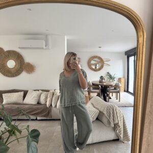 ENSEMBLE VICKY KAKI