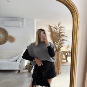 PULL SANS MANCHE GRIS