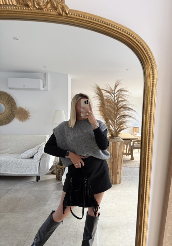 PULL SANS MANCHE GRIS