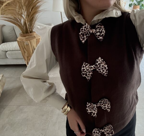 PULL SANS MANCHES LEOPARD
