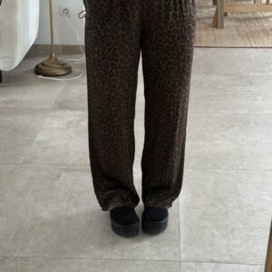 PANTALON EN SATIN LEOPARD
