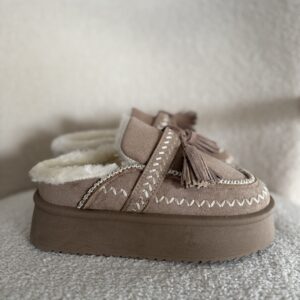 CHAUSSURES FOURRÉES À POMPONS