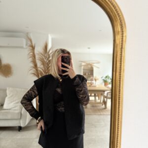 TOP EN DENTELLE NOIR