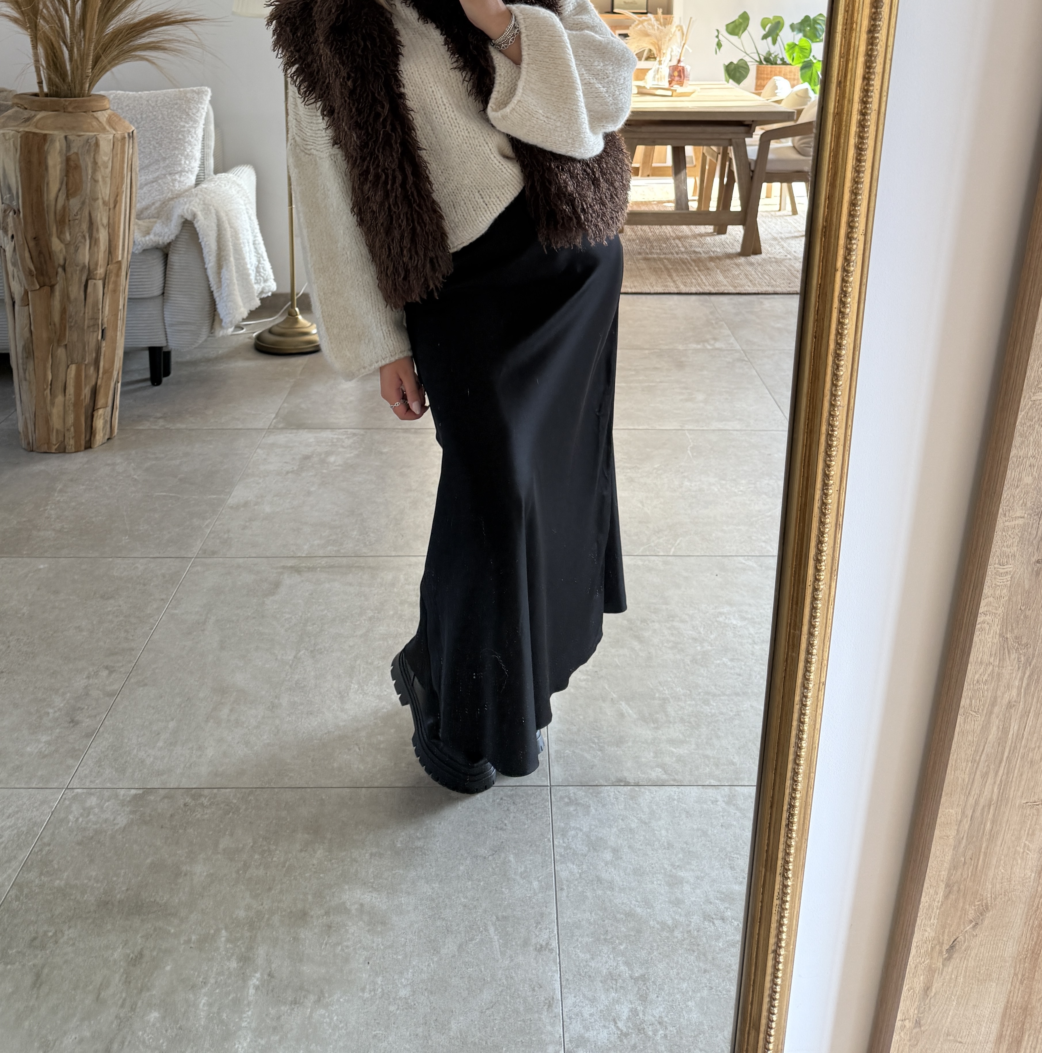 JUPE EN SATIN NOIR