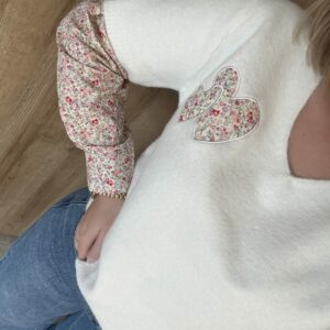 PULL COEUR FLORALE