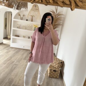 TOP EN DENTELLE ROSE