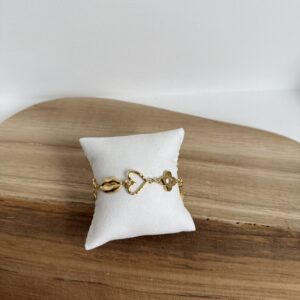 BRACELET